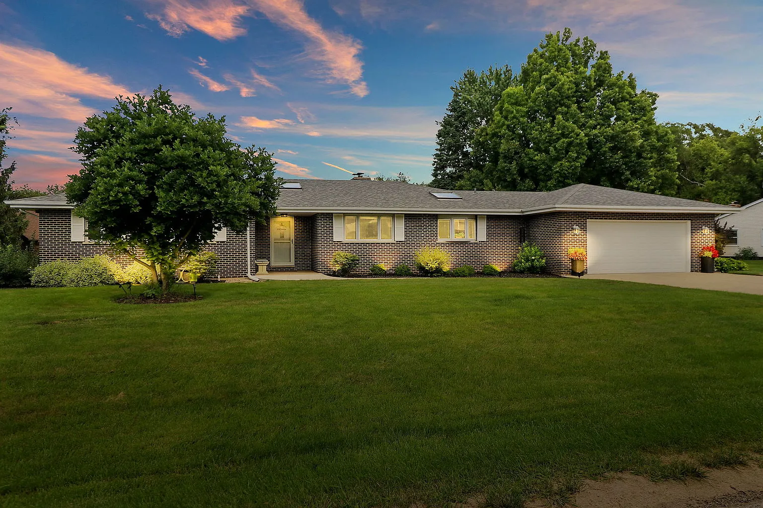 840 Winmoor Dr photo 1