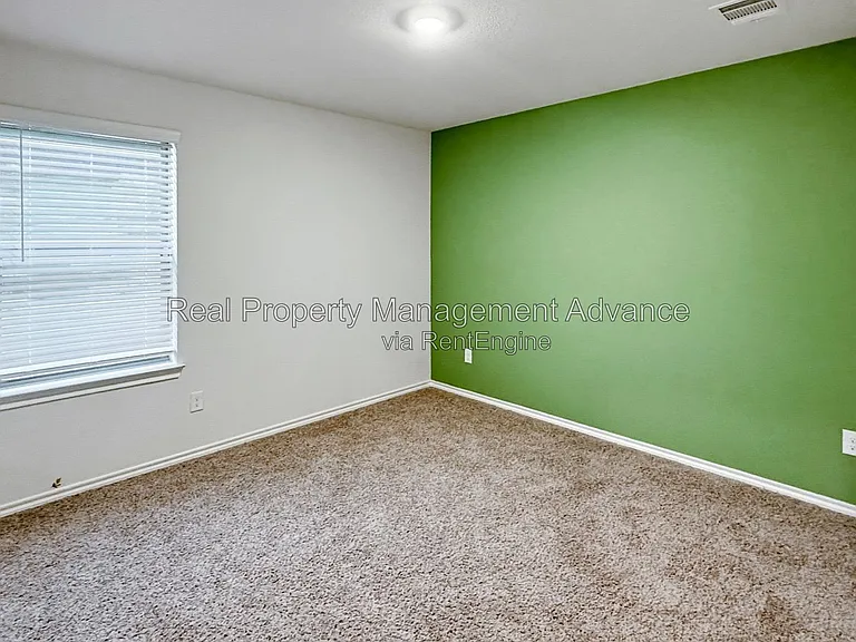 1629 Topaz Trl — Photo 13