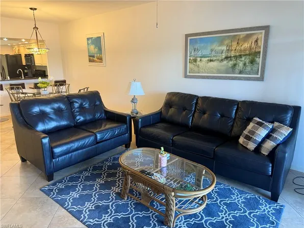 13070 Amberley Ct APT 902, Bonita Springs, FL 34135