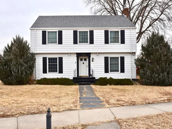 304 N Highland Ave, Pierre, SD 57501