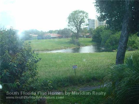 4th image of 8924 NW 38th Dr