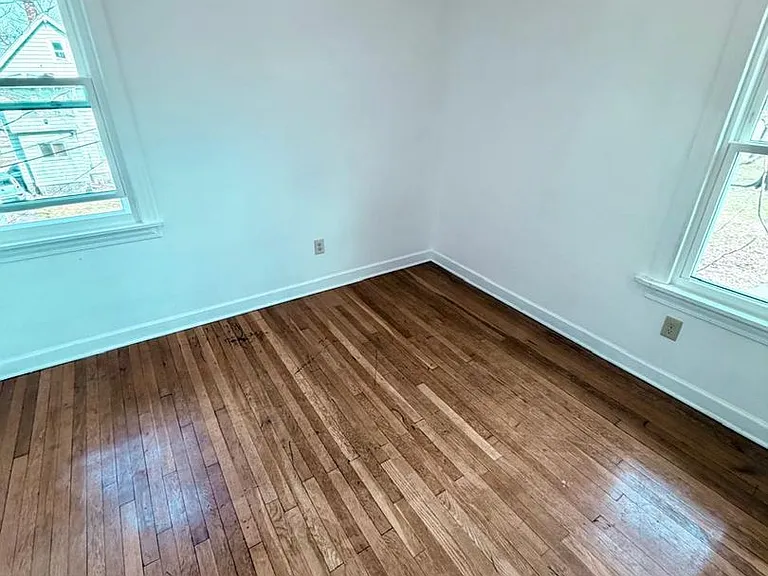 14221 Glenside Rd — Photo 31