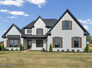319 Camp Crossing Rd, Hernando, MS 38632