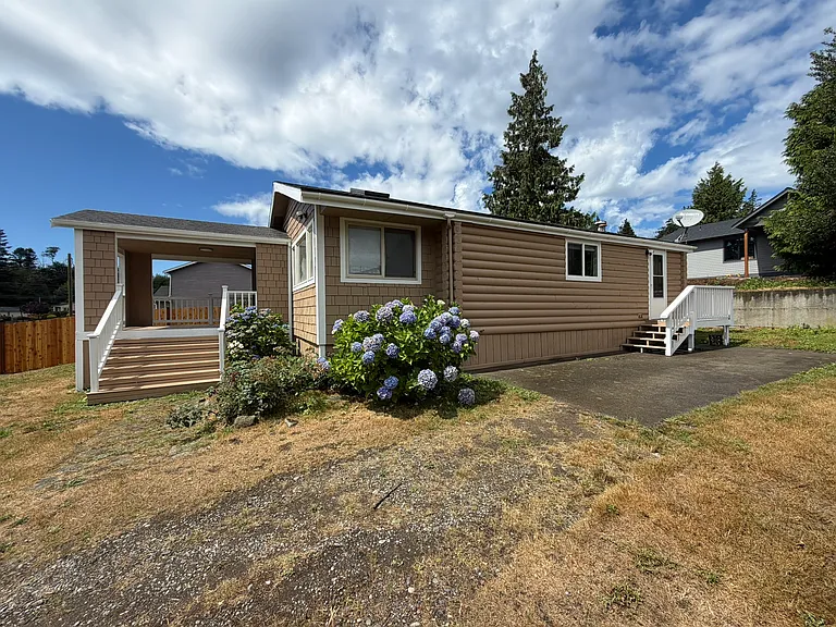 3746 Cyprus Way — Photo 1