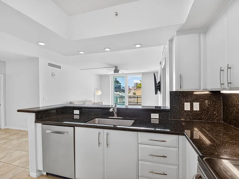 403 S Sapodilla Ave #307 — Photo 10