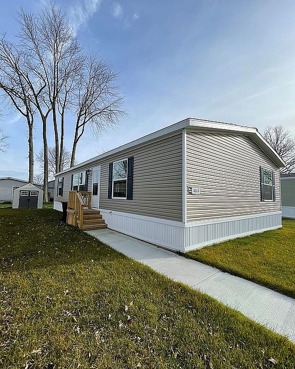1st image of 5115 Shady Ln #611