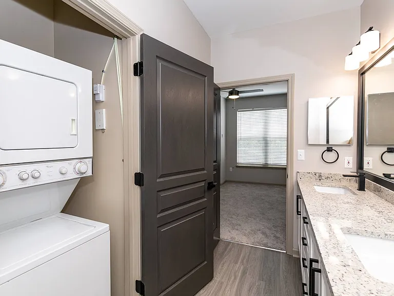 Westmount at Ashwood — Photo 14