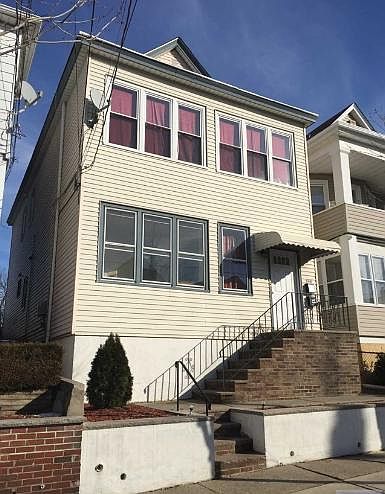1st image of 208 Cambridge Ave #1