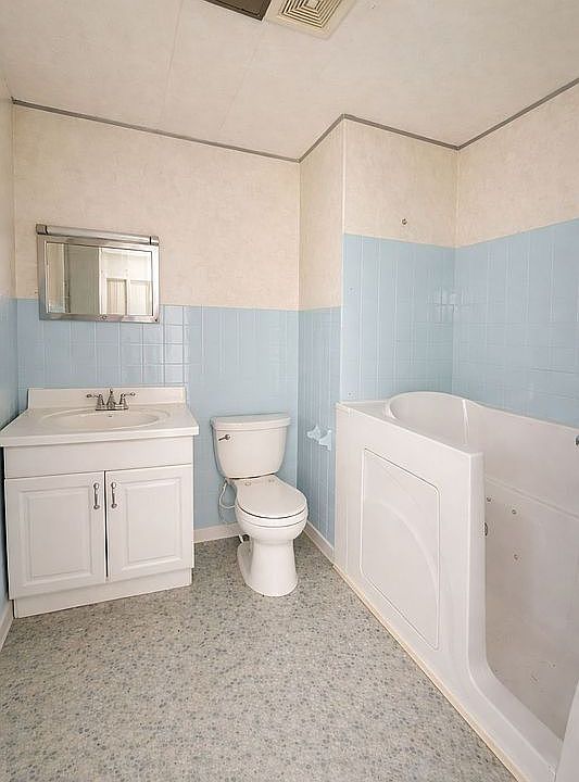 2nd image of 655 Maple St