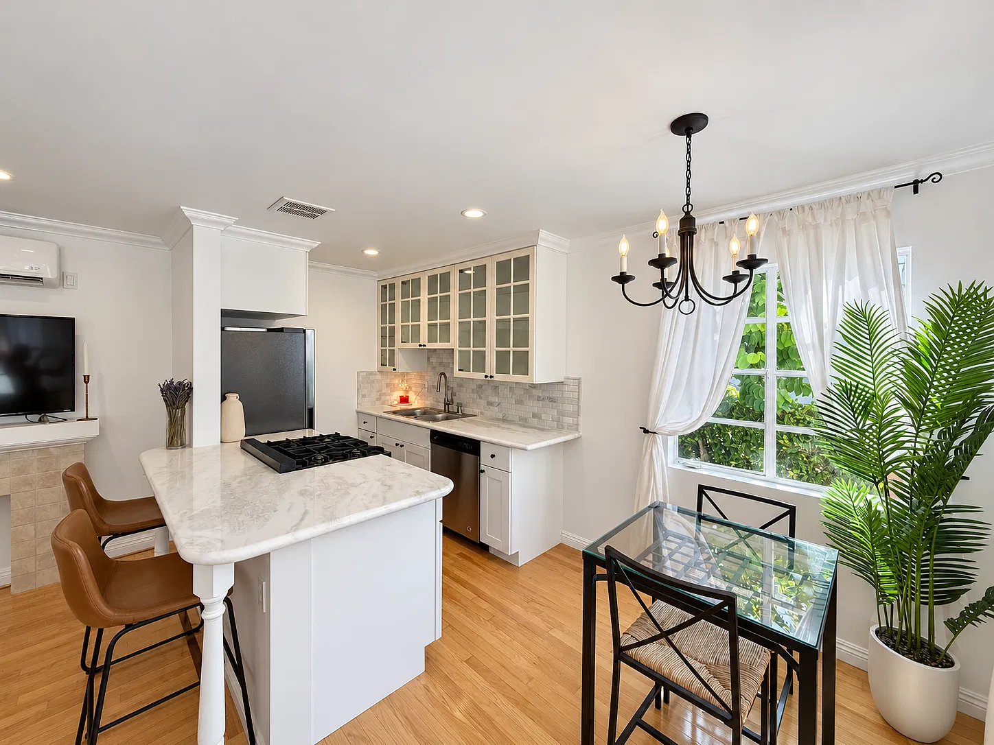 1 bed, 650 sqft, $3,700 — Photo 4