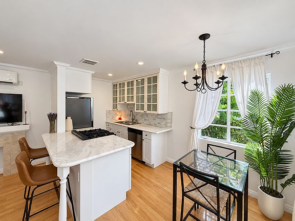 4th image of 1212 10th St #105