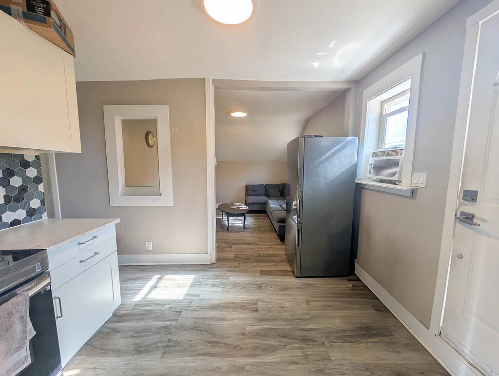 32 Garnet Street - 2 — Photo 4