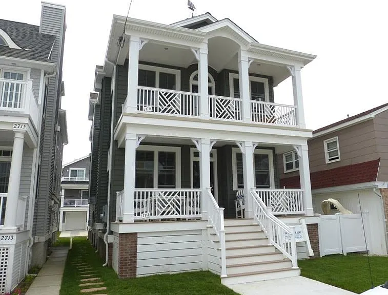 2717 Asbury Ave — Photo 1