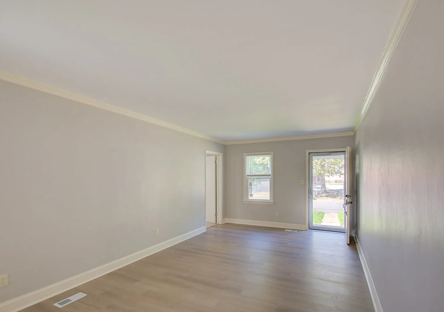 302 Cherokee Road Hampton, VA 23661 — Photo 4