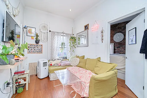 Rented by Living New York | media 39