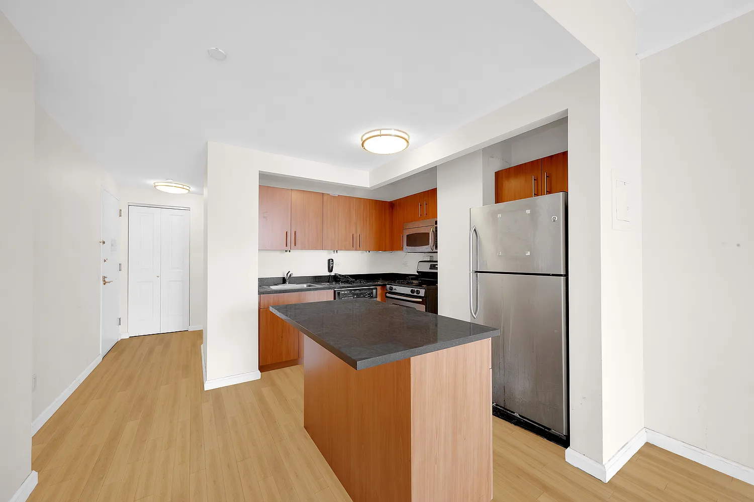 20 West Street — Photo 1