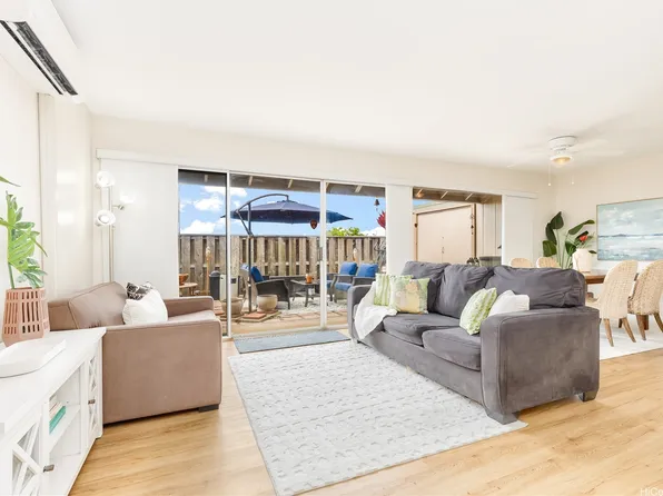 94-832 Lelepua St #16D, Waipahu, HI 96797