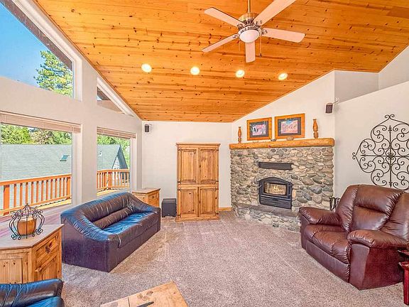3rd image of 1210 Lassen View Dr