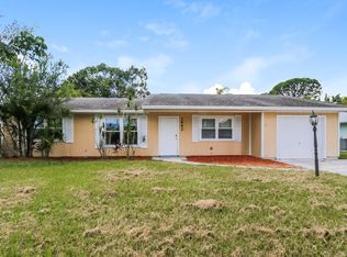 1642 SE Grapeland Ave, Port Saint Lucie, FL 34952