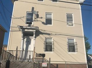 28 Diamond St, Providence, RI 02907