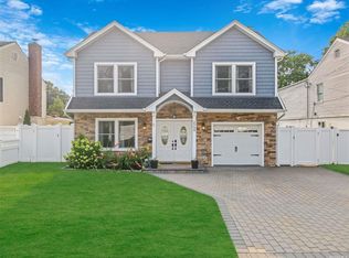 2068 Hendricks Ave, Bellmore, NY 11710