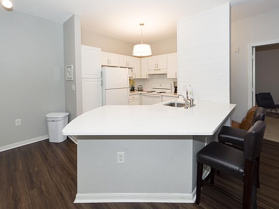 5th image of 60 Fenwick Hall Aly APT 135