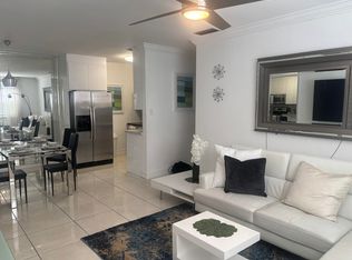 299 SW 7th St APT 110, Boca Raton, FL 33432