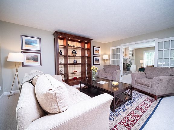 4th image of 5421 Regents Park Rd