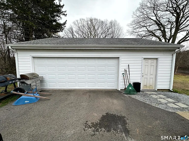 320 Halls Hill Rd — Photo 9
