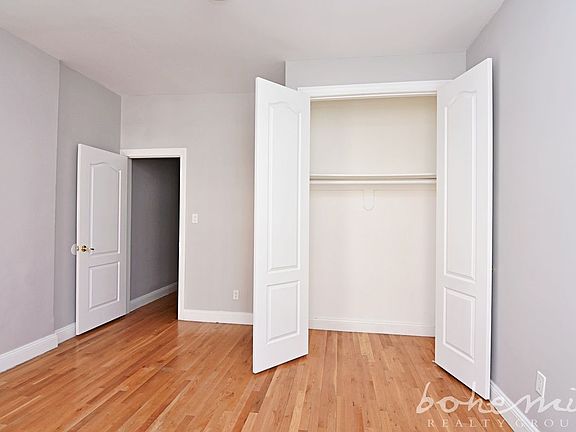 2nd image of 220 W 116th St #Ee3