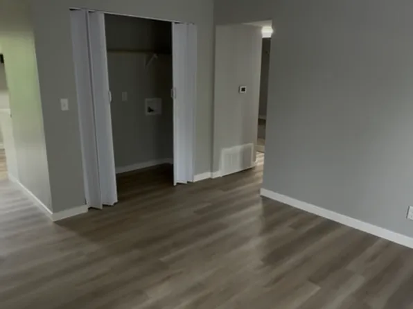 325 W I St APT D, Belleville, IL 62226