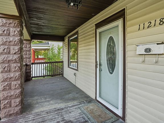 3rd image of 11218 S Hermosa Ave