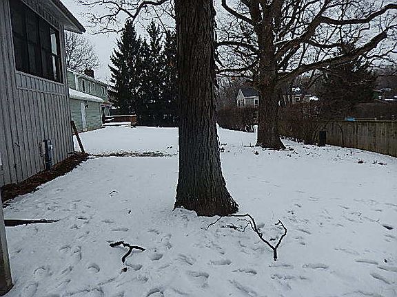 3rd image of 250 Williamsburg Dr