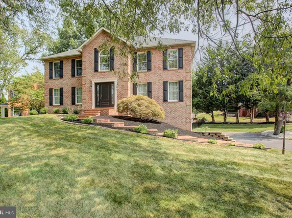 20204 Plumwood Dr, Hagerstown, MD 21742