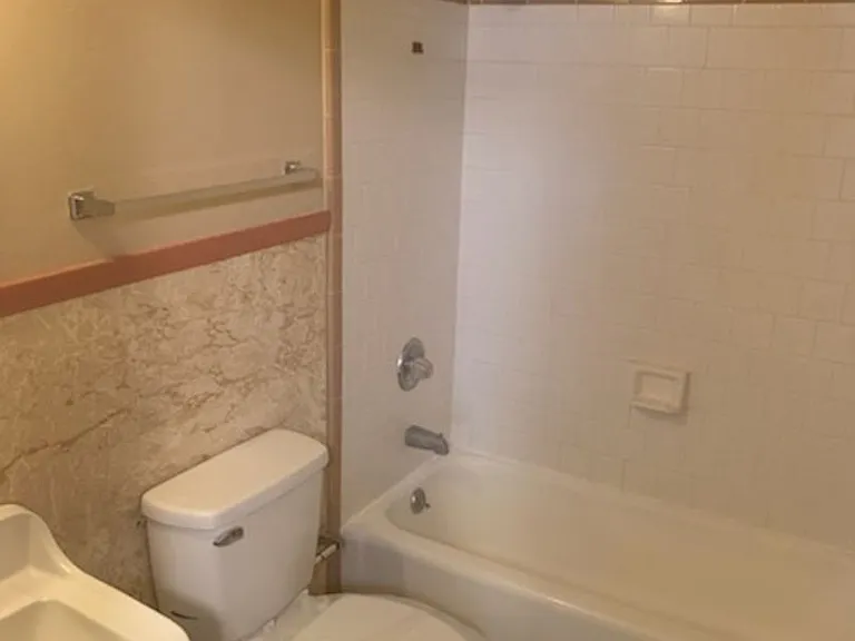 827 Olmstead Ave — Photo 8