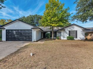 2716 Whitehurst Dr, Fort Worth, TX 76133