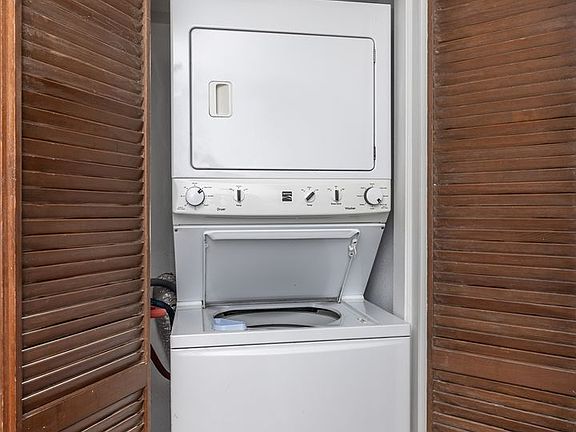 5th image of 68-121 Au St APT 206