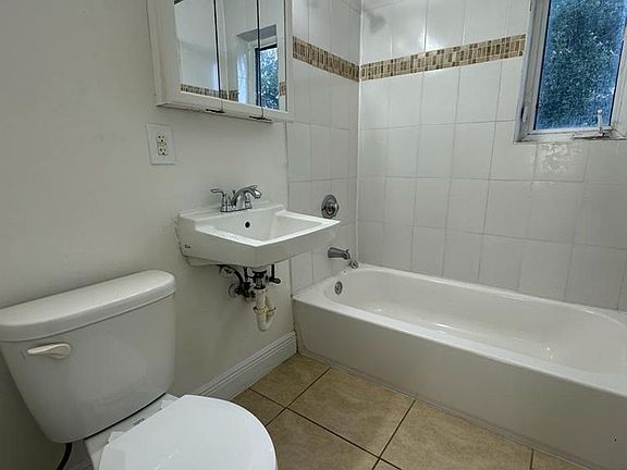 5th image of 1533 NW 2nd St #8