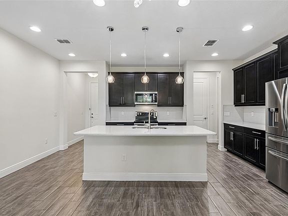 5th image of 2410 Arch Ave