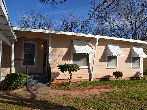 2nd image of 303 Bluebonnet Dr