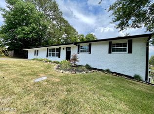 412 Kingfisher Ave, Sevierville, TN 37862