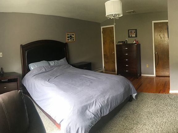 4th image of 301 Doane Ave