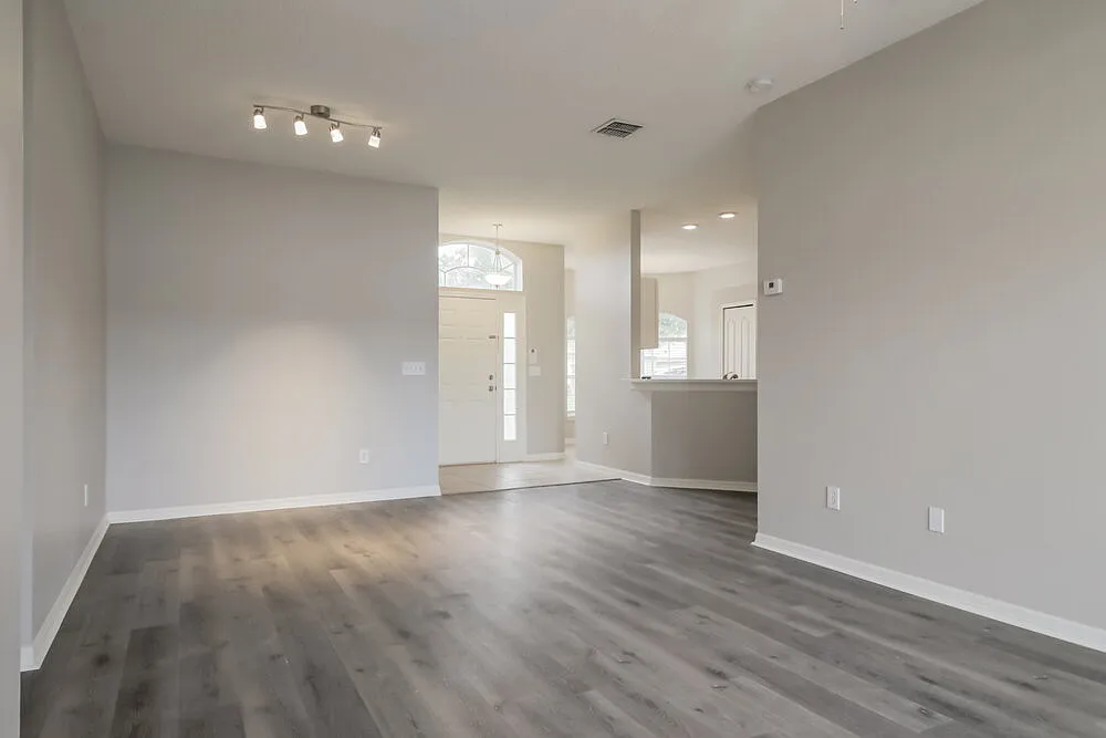 3 bed, 2.0 bath, 1259 sqft, $2,275 — Photo 4