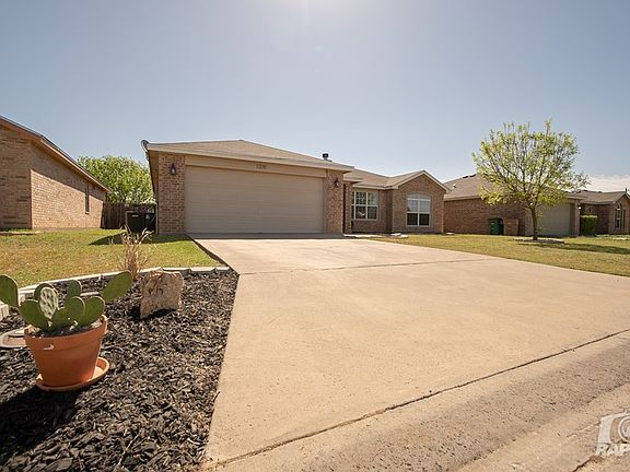 4th image of 1208 Wallace Ln