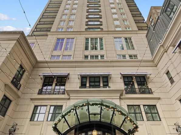 11 E Walton St APT 4802, Chicago, IL 60611