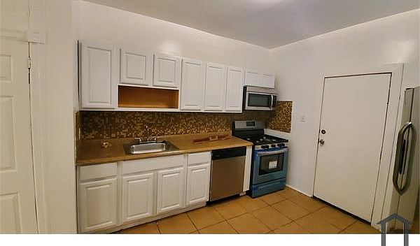 1st image of 2025 S Salford St