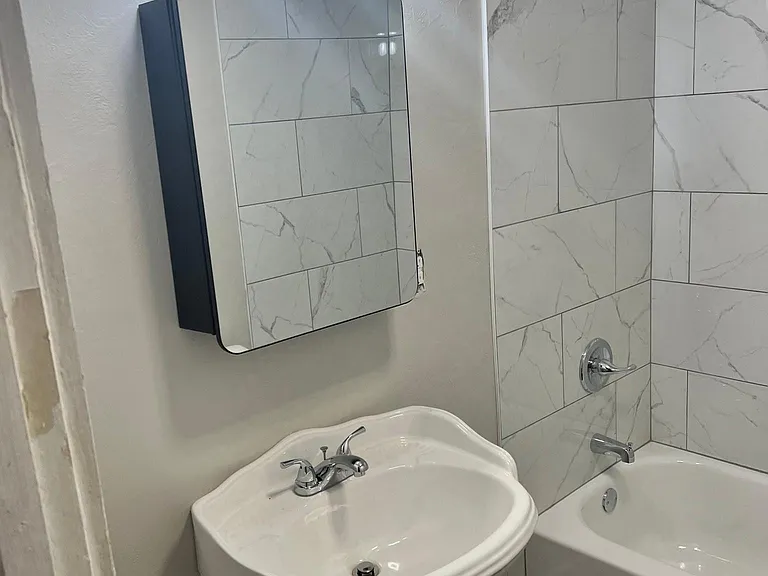 3016 N Robinson Ave #2 — Photo 6
