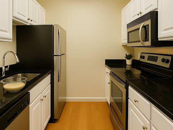5th image of 333 3rd St #20