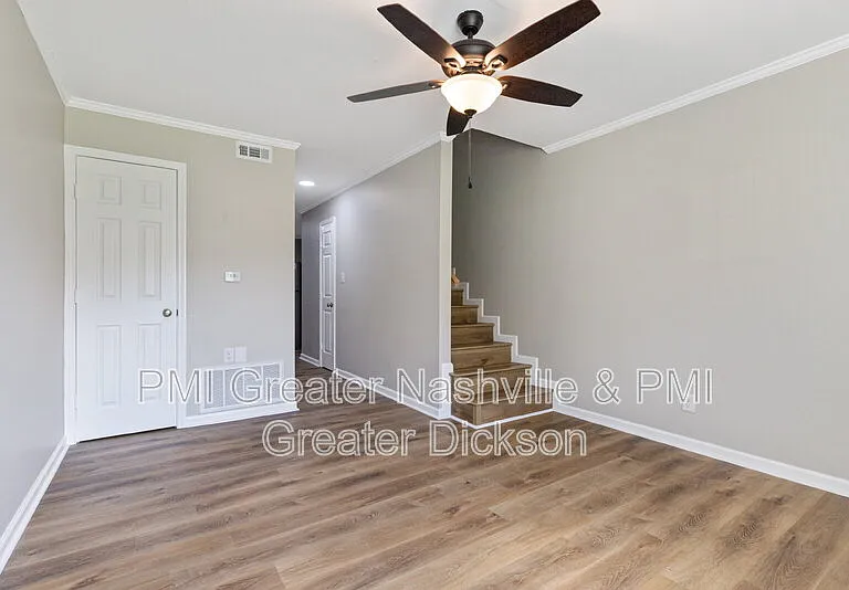 300 Spring St #17 — Photo 6