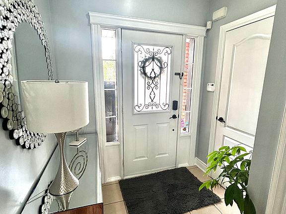 3rd image of 91 Monaco Ct